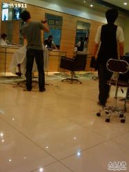 师傅工作图-美秀造型