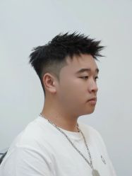 -海文先生国潮烫染男士理发馆