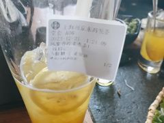 -湊湊火锅·茶憩(南京东路悦荟店)
