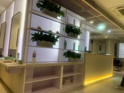 -PE SALON