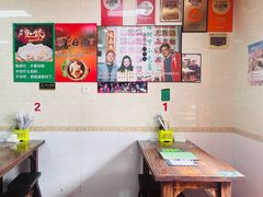 -亚忠小吃店(曾厝垵店)