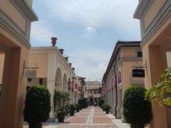 -佛罗伦萨小镇广佛名品奥特莱斯(疏港路店)