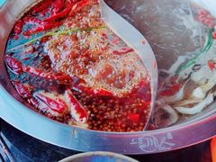 -三个四川人火锅(华联商厦店)