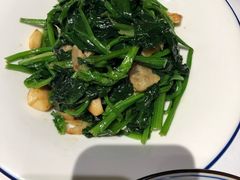 拍蒜油渣炒菠菜-江南厨子(万象天地店)