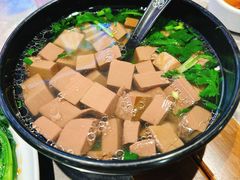 -莱莱小笼·乔艾