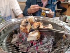 招牌活烤鳗鱼-围炉肉舍•炭烤活鳗•丹东海鲜烤肉(步行街店)