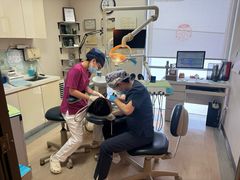 -瑞尔齿科(南京东路名人诊所)