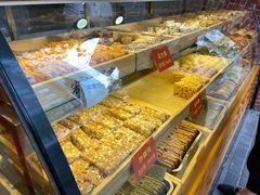 面包甜点陈列柜-宋记饼家(石门二路店)