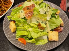 经典凯撒沙拉配香脆火腿-WOLFGANG PUCK KITCHEN & BAR(迪士尼小镇店)