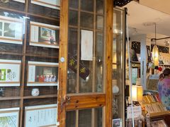 -邊城書店