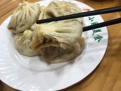 猪肉大葱包子-小胖包子王(阜成门内店)