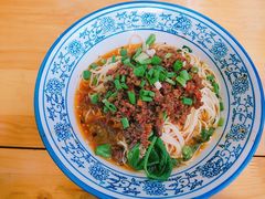 -渝之汇牛肉豌杂面
