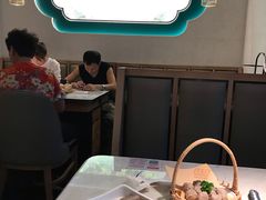 大堂-左庭右院鲜牛肉火锅(浦江欢乐颂店)