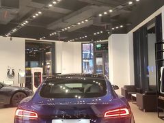 -TESLA 特斯拉(上海太古汇体验店)