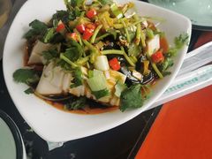 -三江鱼东北特色铁锅炖(骆驼店)