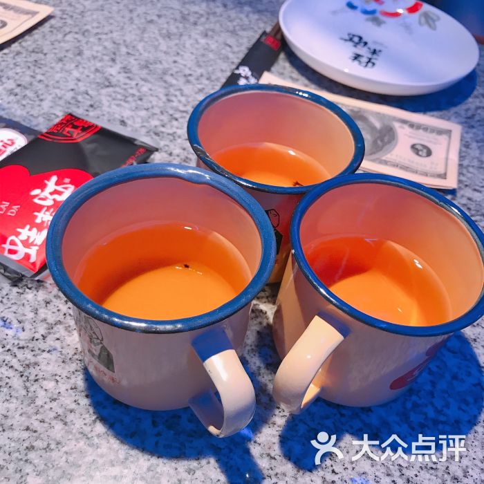 蛙来哒炭烧牛蛙(万家丽店)餐具摆设图片 - 第12张