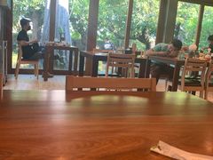 -Chom Cafe and Restaurant