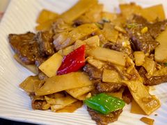 酸笋炒牛肉-美极鲜食坊(宝安南路店)