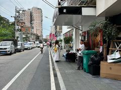 -溪岸路花鸟市场
