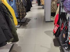 -唯品会(北京国瑞城店)