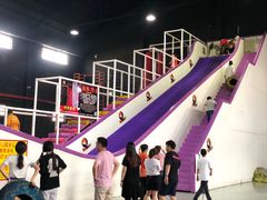 -嘿哟动霸CHUA·新潮玩运动娱乐中心·蹦床滑冰团建乐园