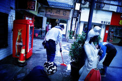 -鬼手纹身小鬼店