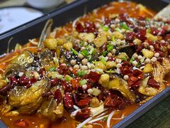 草鱼香辣锅-小小河边鱼·黄辣丁鲜鱼锅(黎阳店)