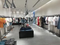 -URBAN REVIVO(七宝领展广场店)