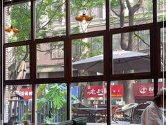 靠窗位-VESH COFFEE(定西路店)