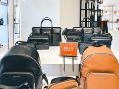 -百年港湾奥特莱斯(香炉礁店)