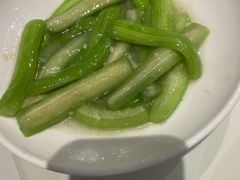 -渝信川菜 · 川味家常菜(财富购物中心店)