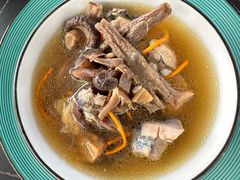 滴水不加汽锅鸡-云隐小厨·传统大理美食(复兴路店)