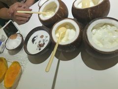 -志龙皇冠吃货椰子铺