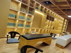 -漕河泾街道图书馆(漕河泾社区文化活动中心店)