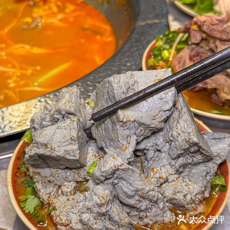 朋友按头安利的贵州酸汤火锅！真的绝了！