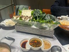 -红鼎豆捞·非遗鲍皇汤火锅(宝丰路店)