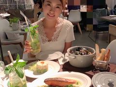 -Oasis Bar & Grill