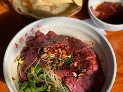 油泼手擀菠菜面加牛肉-手擀菠菜面(西康路店)