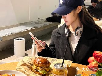 贵阳新店 | 韩里韩气的手工汉堡不许不吃!