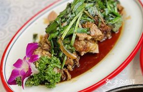Lao E (Braised Goose)