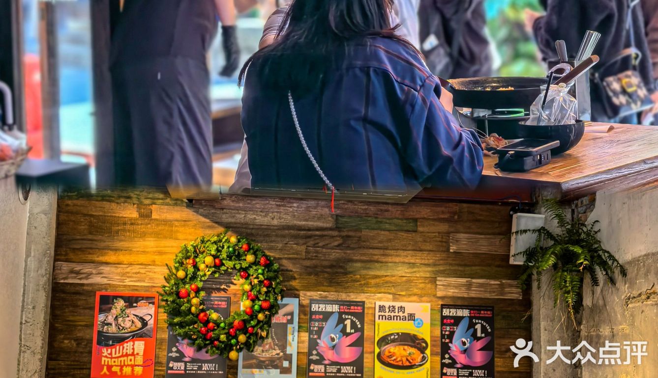 珠海这家小店．.…座无虚席！!