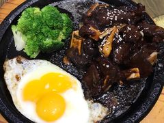 黑椒牛仔骨-八张桌子(老店)