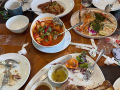 -Chom Cafe and Restaurant