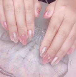 -小四撸猫美甲咖