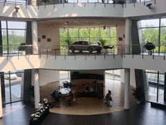 -奔驰北京极光星徽(四元桥店)