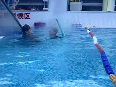 -龙格亲子游泳·水育早教中心(华亿大润发店)