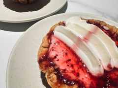 生酸奶•杨梅冰酪流心挞-HOT CRUSH趁热集合·现烤面包(上海环球港店)