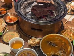-鑫釜山海鲜烧烤(鑫丰国际店)