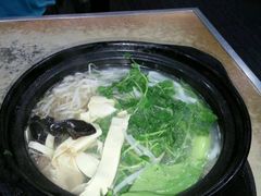 -丽虹云南过桥米线(兴工街店)