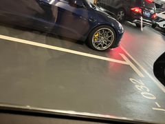 -兴业太古汇·停车场